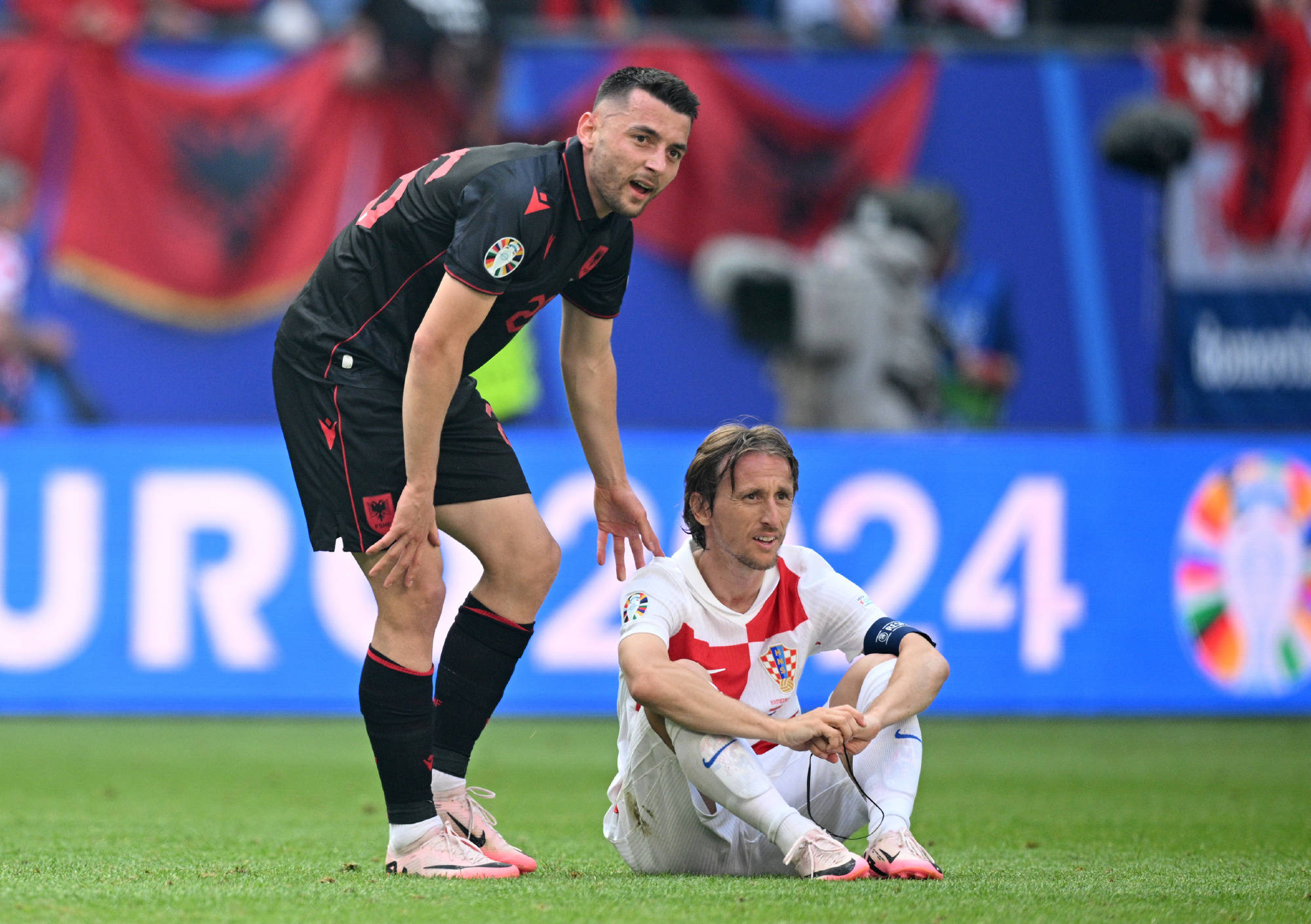 关于德国队在足球赛场上取得连续胜利，成为热门的信息