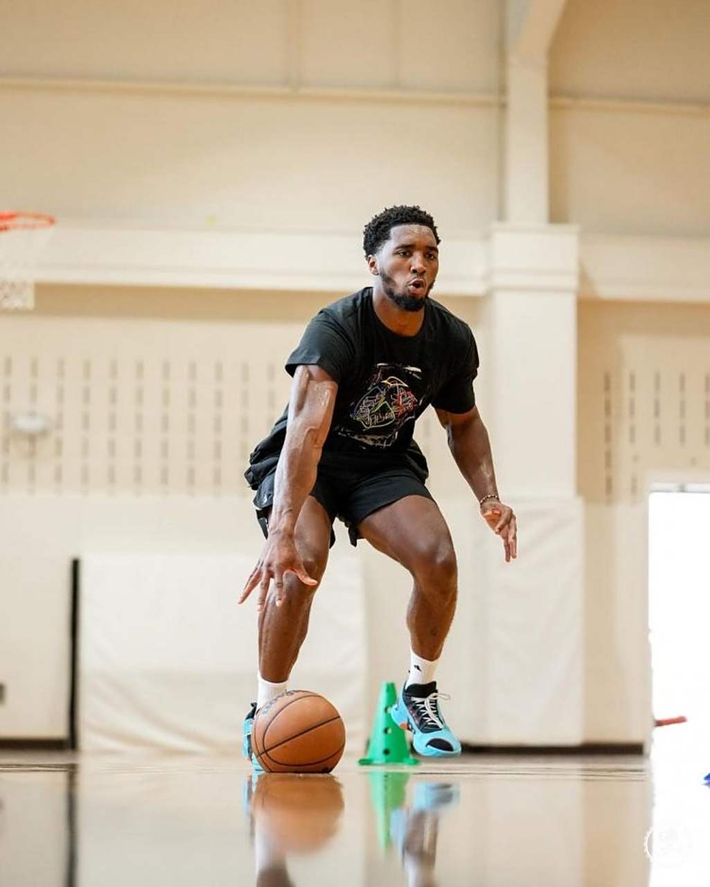 包含爵士当家球星米切尔：希望尽快恢复伤势回归场上的词条