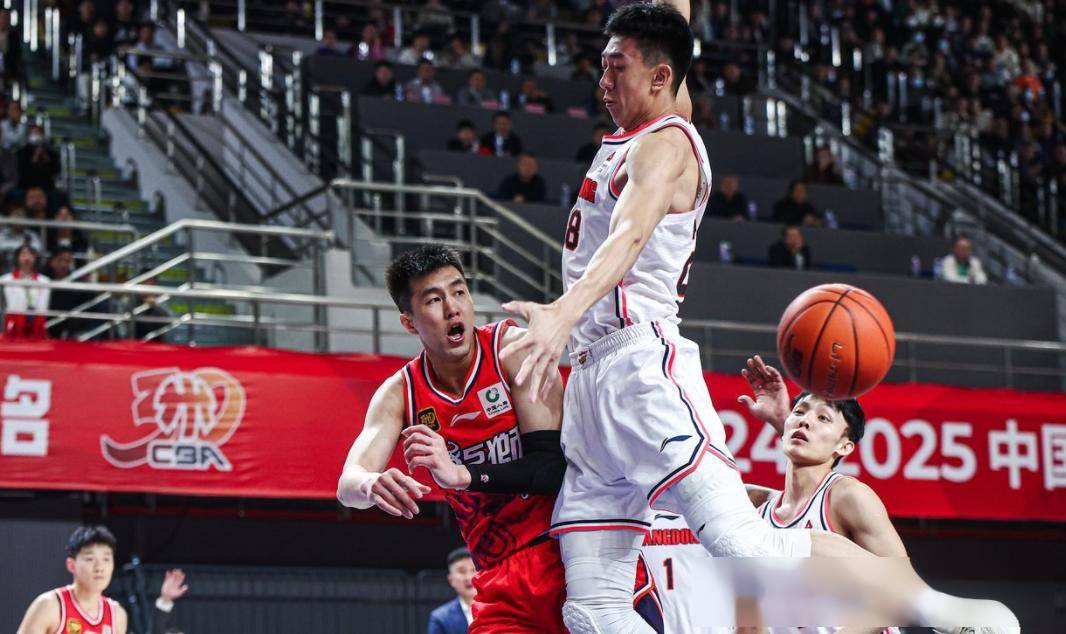 广州龙狮与对手发生激烈冲突，CBA联盟将进行调查处理的简单介绍