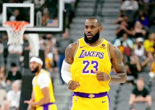 od体育vip注册-湖人客场力克篮网，詹姆斯上演26分