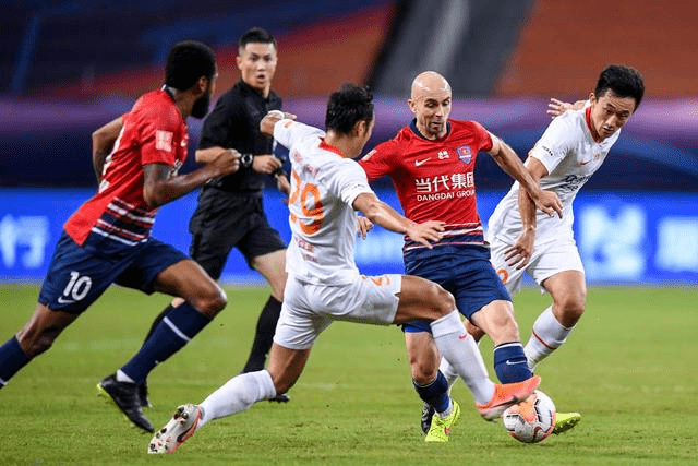 国安主场暴扣泰达，暂时登顶积分榜的简单介绍